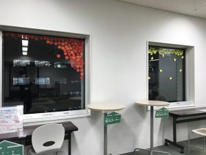 千葉市子ども交流館窓辺の装飾